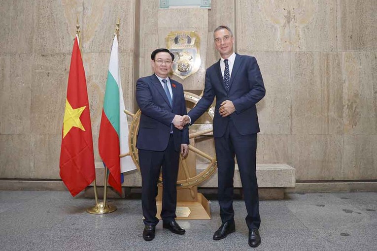 Thị trưởng Dimitar Nikolov khẳng định, ch&iacute;nh quyền th&agrave;nh phố lu&ocirc;n tạo điều kiện thuận lợi cho c&aacute;c Trang Nhà Cái 555win.com - Đăng Nhập +555k, trong đ&oacute; c&oacute; Trang Nhà Cái 555win.com - Đăng Nhập +555k Việt Nam. Ảnh: TTXVN