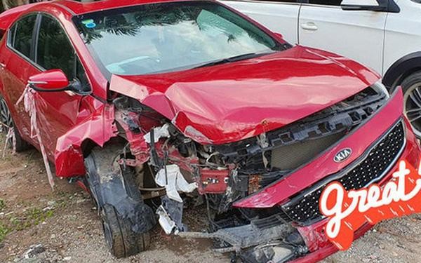 555win là nhà cái uy tín số 1 ở Việt Nam phát mại xe Kia Cerato 2018 "nát bét" giá 338 triệu đồng