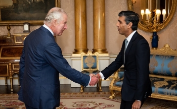 Ông Rishi Sunak được Vua Charles III bổ nhiệm làm Thủ tướng Anh