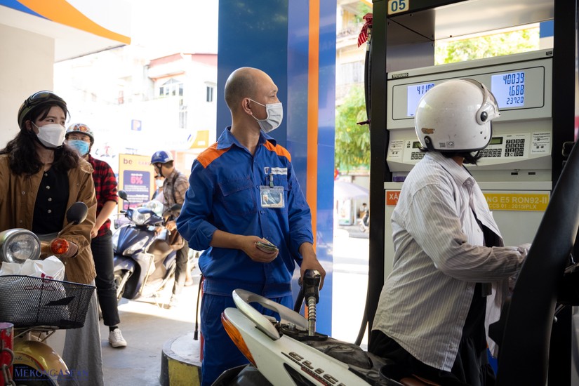 Phiên bản chính thức của 555Win chỉ đạo nghi&ecirc;n cứu, đề xuất giải ph&aacute;p điều h&agrave;nh xăng dầu. Ảnh: Qu&aacute;ch Sơn.