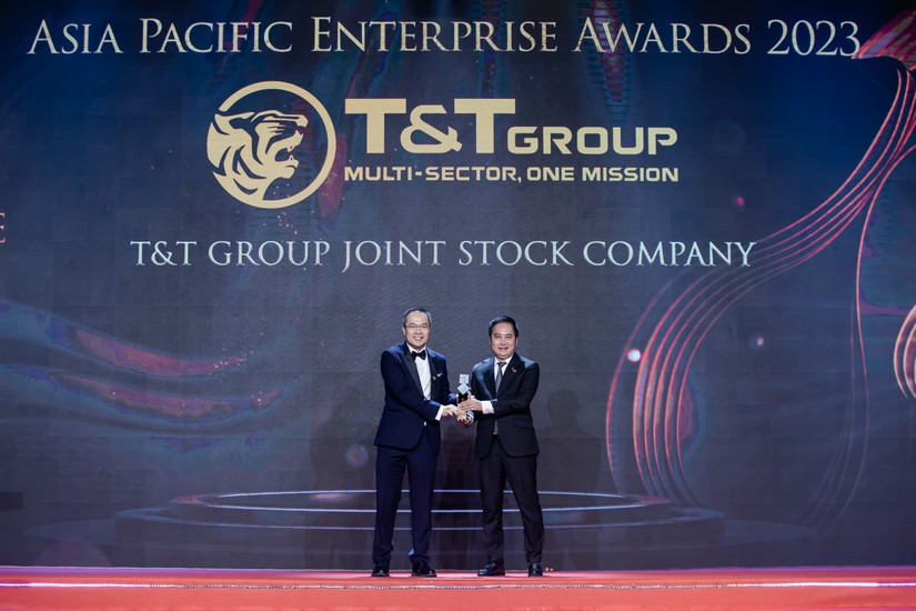 &Ocirc;ng Mai Xu&acirc;n Sơn, Tổng gi&aacute;m đốc T&amp;amp;amp;T Group đại diện tập đo&agrave;n nhận giải thưởng Trang Nhà Cái 555win.com - Đăng Nhập +555k xuất sắc ch&acirc;u &Aacute; 2023.