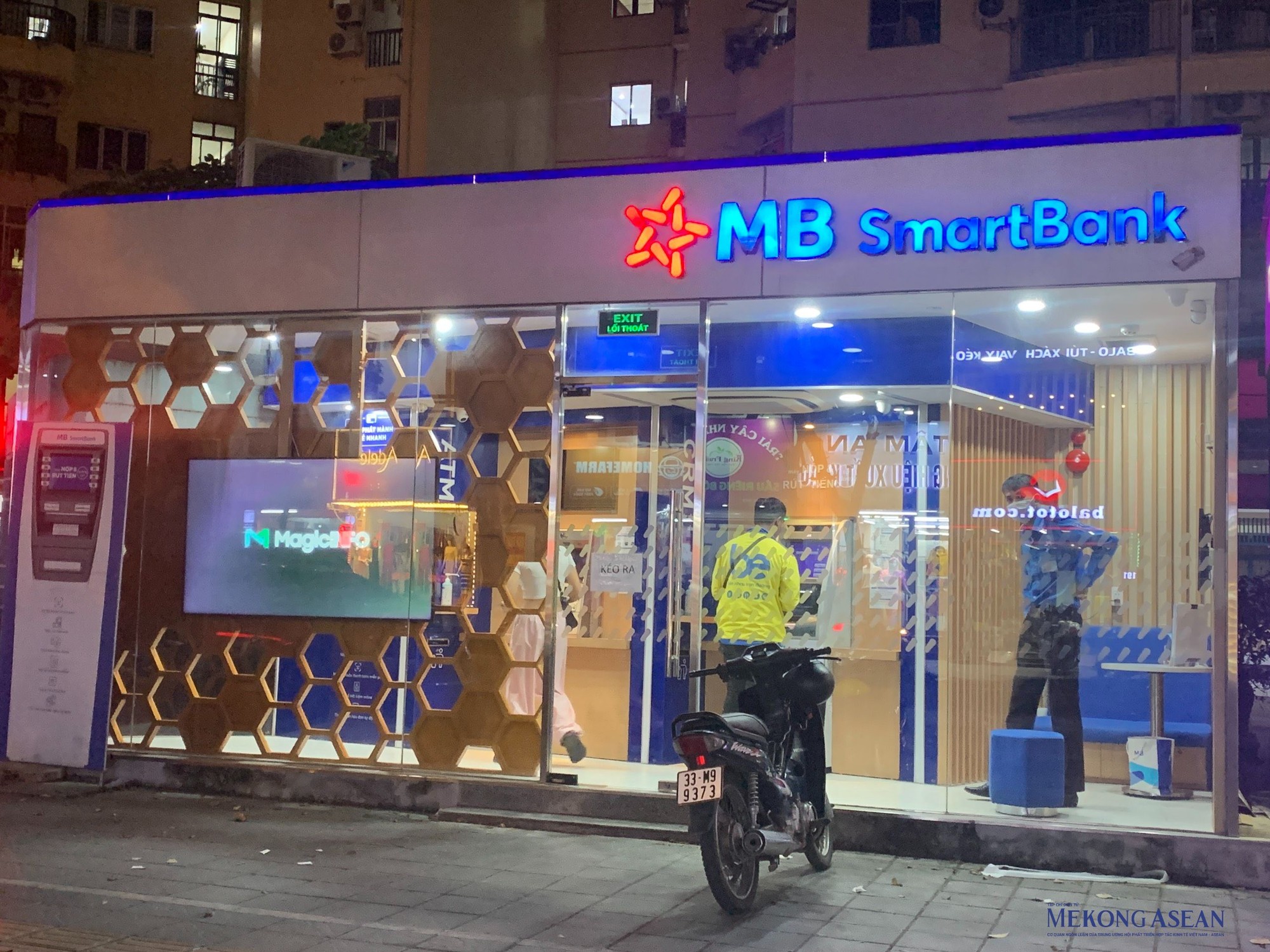 MB SmartBank phục vụ kh&aacute;ch h&agrave;ng bất kể ng&agrave;y đ&ecirc;m. Ảnh: Thu Trang - 555win Login