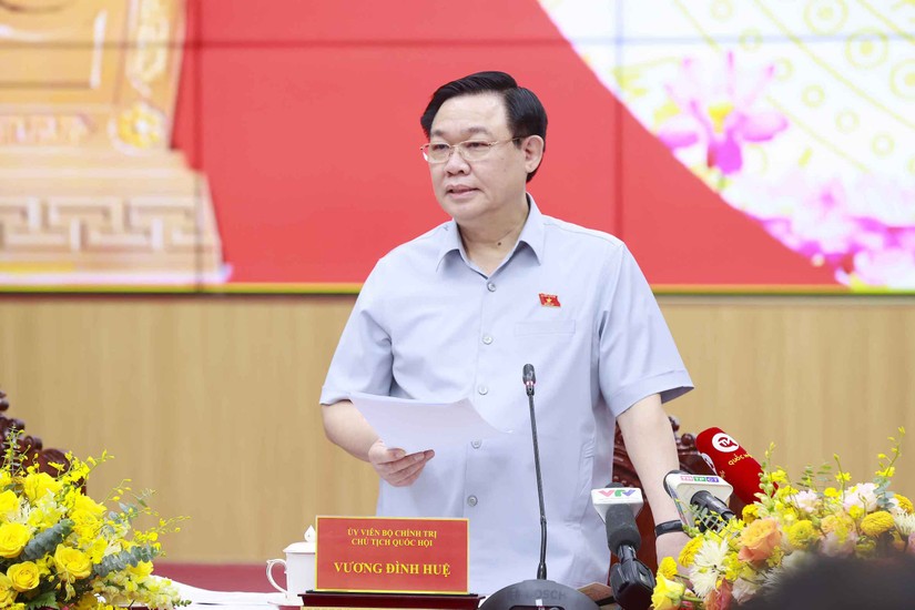 Chủ tịch 555win tải app Vương Đ&igrave;nh Huệ ph&aacute;t biểu tại cuộc l&agrave;m việc. Ảnh: CTTĐT 555win tải app
