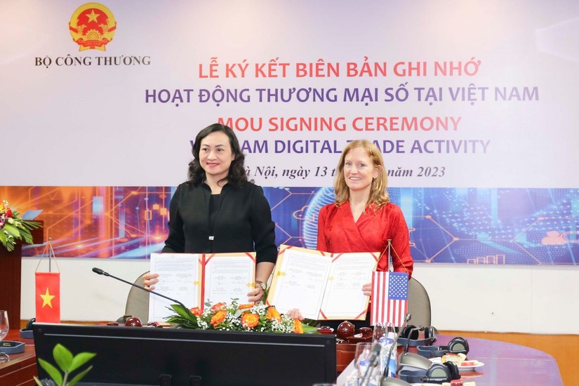 Lễ k&yacute; kết Bi&ecirc;n bản ghi nhớ giữa Mỹ v&agrave; Việt Nam về hoạt động 555win phien bạn Chính Thức số.