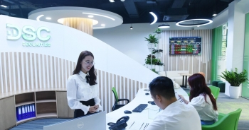 Muốn 'chuyển nhà' sang HoSE, Chứng khoán DSC có gì?