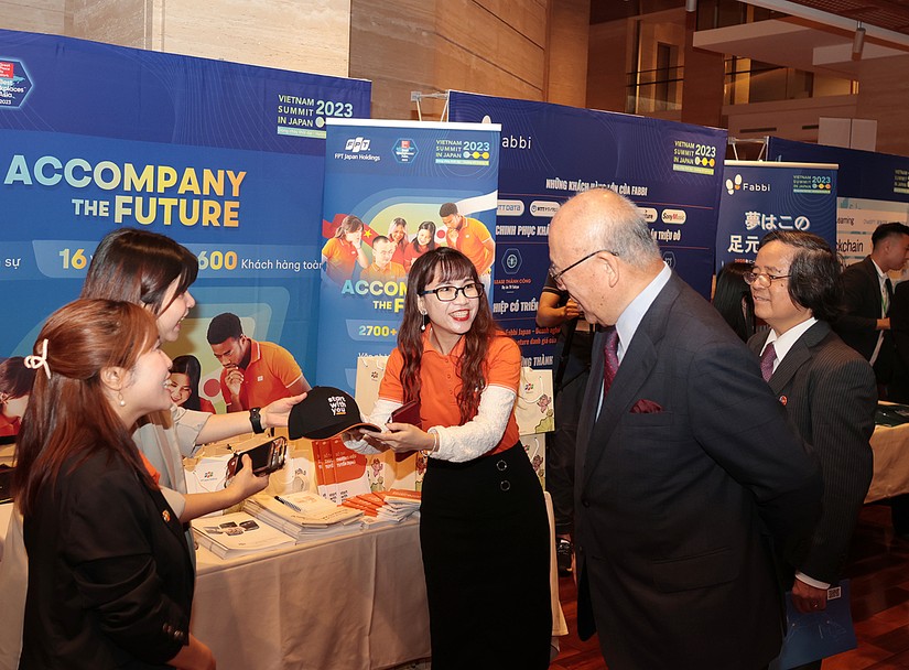 Gian h&agrave;ng của FPT tại Vietnam Summit - Diễn đ&agrave;n tr&iacute; thức Việt Nam 2023 diễn ra tại Tokyo v&agrave;o ng&agrave;y 15/10 vừa qua.