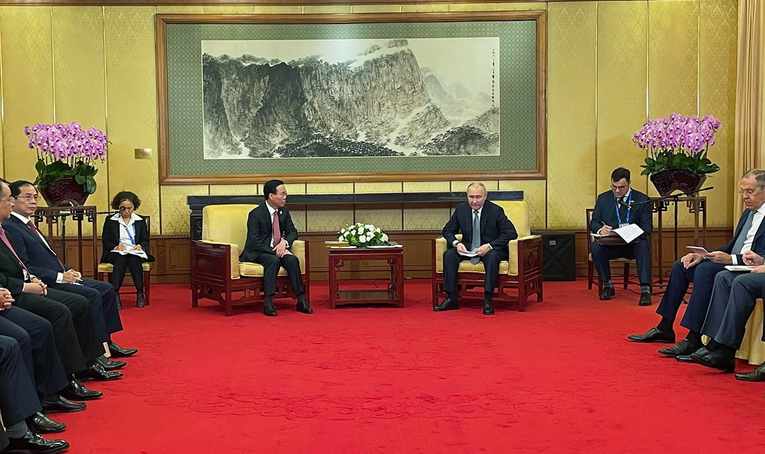 Hai nh&agrave; l&atilde;nh đạo nhất tr&iacute; cho rằng hai b&ecirc;n c&ograve;n nhiều tiềm năng v&agrave; dư địa để đưa quan hệ hai nước ph&aacute;t triển mạnh mẽ hơn nữa trong tương lai. Ảnh: B&aacute;o Quốc tế