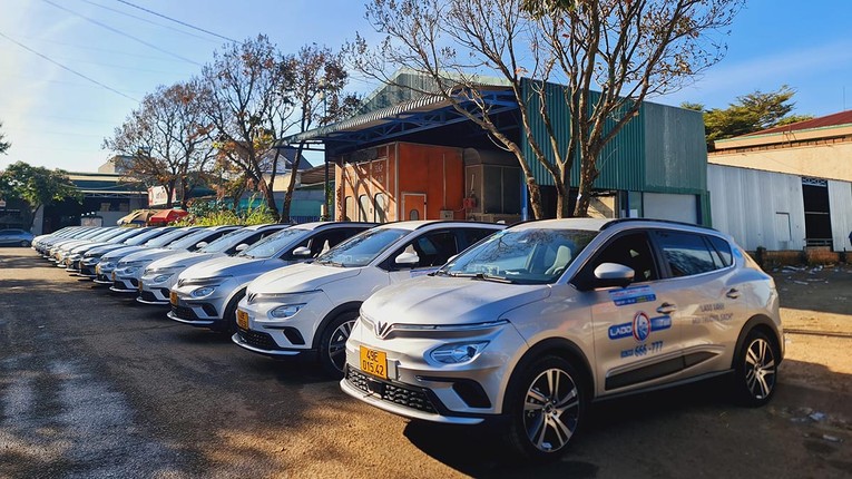 D&agrave;n xe điện của VinFast VF e34 của taxi Lado.