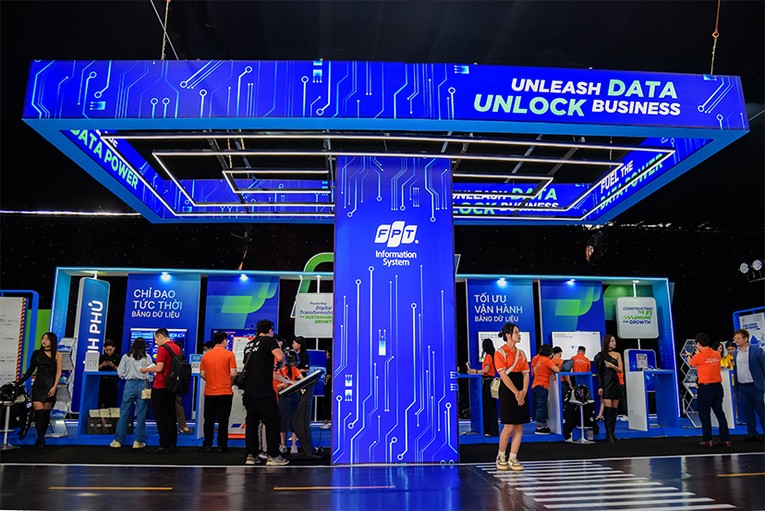 Tại khu triển l&atilde;m &amp;amp;amp;quot;Sự nghiệp hạnh ph&uacute;c&amp;amp;amp;quot;, với b&agrave;i to&aacute;n về dữ liệu, FPT Information System mang đến c&aacute;c giải ph&aacute;p theo m&ocirc; h&igrave;nh Data station, gi&uacute;p tổ chức, Trang Nhà Cái 555win.com - Đăng Nhập +555k khai ph&aacute; sức mạnh dữ liệu, định h&igrave;nh tăng trưởng trong giai đoạn mới.
