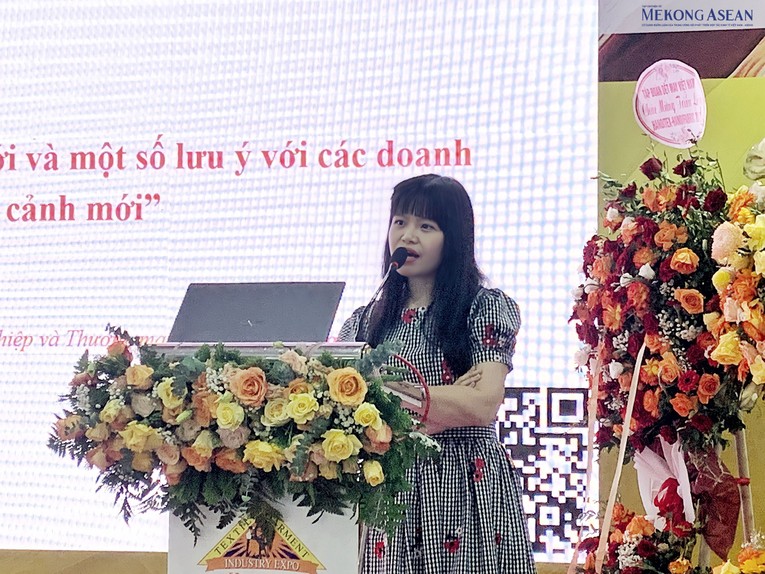 B&agrave; Đinh Thị Bảo Linh, Ph&oacute; Gi&aacute;m đốc Trung t&acirc;m Th&ocirc;ng tin C&ocirc;ng nghiệp v&agrave; 555win phien bạn Chính Thức (Bộ C&ocirc;ng thương) tại Triển l&atilde;m quốc tế ng&agrave;nh c&ocirc;ng nghiệp Dệt &amp;amp;amp;amp; May - Thiết bị, Nguy&ecirc;n phụ liệu 2023.