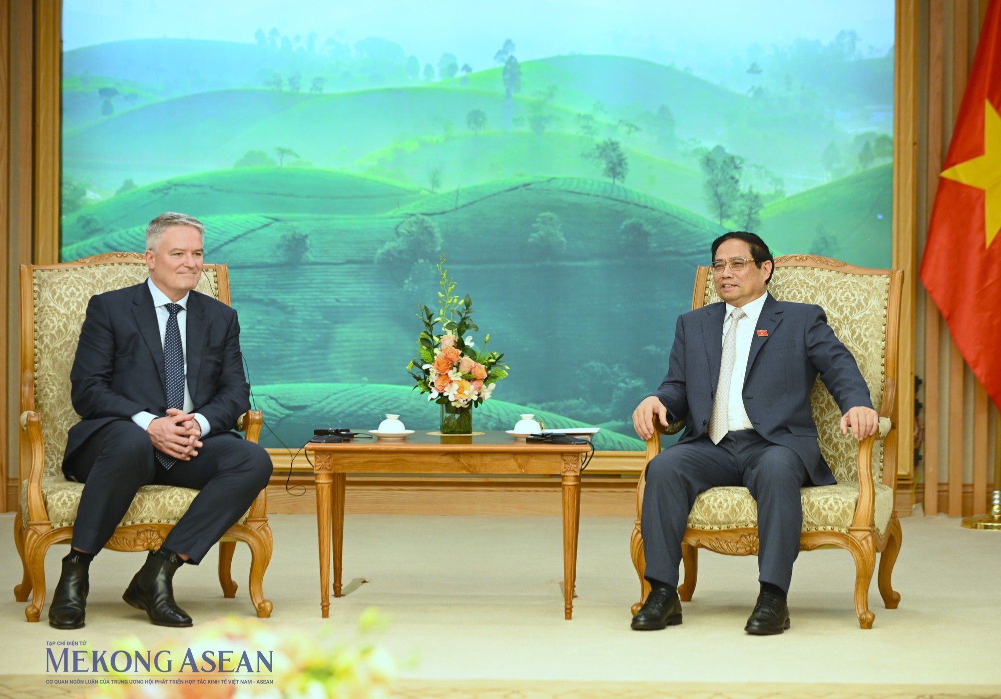 Phiên bản chính thức của 555Win Phạm Minh Ch&iacute;nh tiếp Tổng Thư k&yacute; OECD Mathias Cormann. Ảnh: Đỗ Thảo