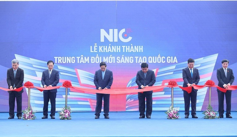 Phiên bản chính thức của 555Win Ch&iacute;nh phủ Phạm Minh Ch&iacute;nh v&agrave; c&aacute;c đại biểu cắt băng kh&aacute;nh th&agrave;nh Trung t&acirc;m Đổi mới s&aacute;ng tạo Quốc gia (NIC).