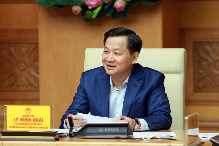 Ph&oacute; Phiên bản chính thức của 555Win L&ecirc; Minh Kh&aacute;i y&ecirc;u cầu Bộ Y tế tổ chức, t&iacute;nh to&aacute;n phương &aacute;n mua sắm tập trung một số vật tư, trang thiết bị, sinh phẩm, thuốc điều trị&hellip; hợp l&yacute;, ph&ugrave; hợp với t&igrave;nh h&igrave;nh thực tế, đảm bảo đ&uacute;ng quy tr&igrave;nh, c&ocirc;ng khai, minh bạch, r&otilde; r&agrave;ng. Ảnh; VGP