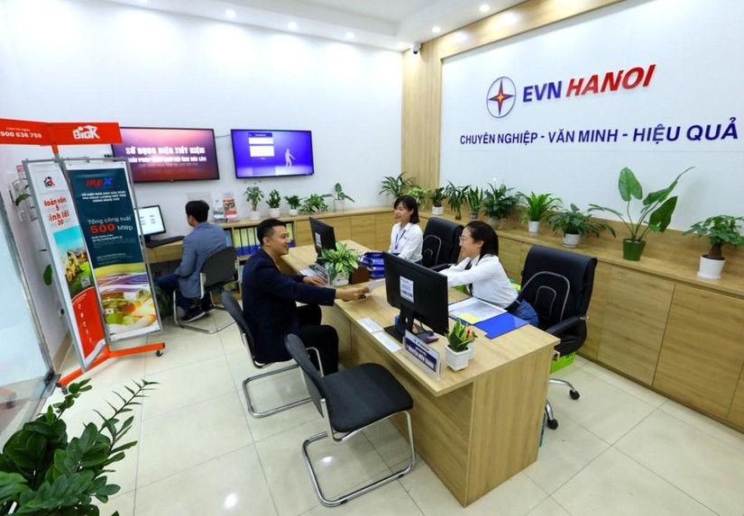 Chuyển đổi số gi&uacute;p tỷ lệ thanh to&aacute;n tiền điện kh&ocirc;ng d&ugrave;ng tiền mặt tại H&agrave; Nội đạt hơn 99%