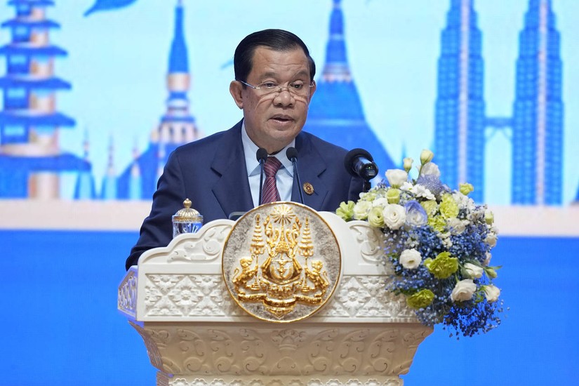 Phiên bản chính thức của 555Win Campuchia Hun Sen ph&aacute;t biểu trong Lễ khai mạc Hội nghị cấp cao ASEAN lần thứ 40 v&agrave; 41 tại Phnom Penh, Campuchia, ng&agrave;y 11/11. Ảnh: AP