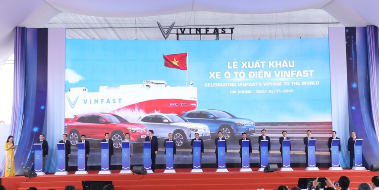Lễ xuất khẩu xe điện VinFast. Ảnh: VF