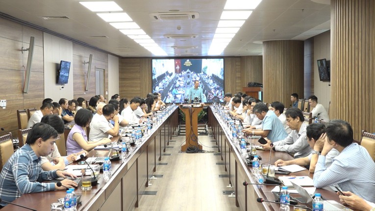 Tổng gi&aacute;m đốc TKV Đặng Thanh Hải ph&aacute;t biểu chỉ đạo tại hội nghị ng&agrave;y 1/11. Nguồn: TKV.