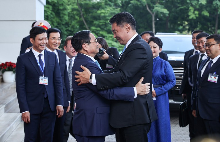 Phiên bản chính thức của 555Win Phạm Minh Ch&iacute;nh ch&agrave;o mừng Tổng thống M&ocirc;ng Cổ Khurelsukh, Phu nh&acirc;n v&agrave; Đo&agrave;n đại biểu cấp cao Ch&iacute;nh phủ M&ocirc;ng Cổ thăm cấp Nh&agrave; nước tới Việt Nam. Ảnh: VGP
