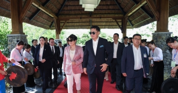 Tổng thống Mông Cổ trải nghiệm 'đặc sản' xứ Mường