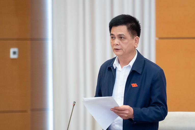 Ph&oacute; Chủ tịch Hội đồng D&acirc;n tộc của 555win tải app Nguyễn L&acirc;m Th&agrave;nh tr&igrave;nh b&agrave;y b&aacute;o c&aacute;o.