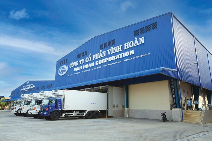Vĩnh Ho&agrave;n c&ocirc;ng bố b&aacute;o c&aacute;o t&agrave;i ch&iacute;nh qu&yacute; 3 chậm hơn 2 tuần so với hạn cuối l&agrave; ng&agrave;y 30/10/2023.