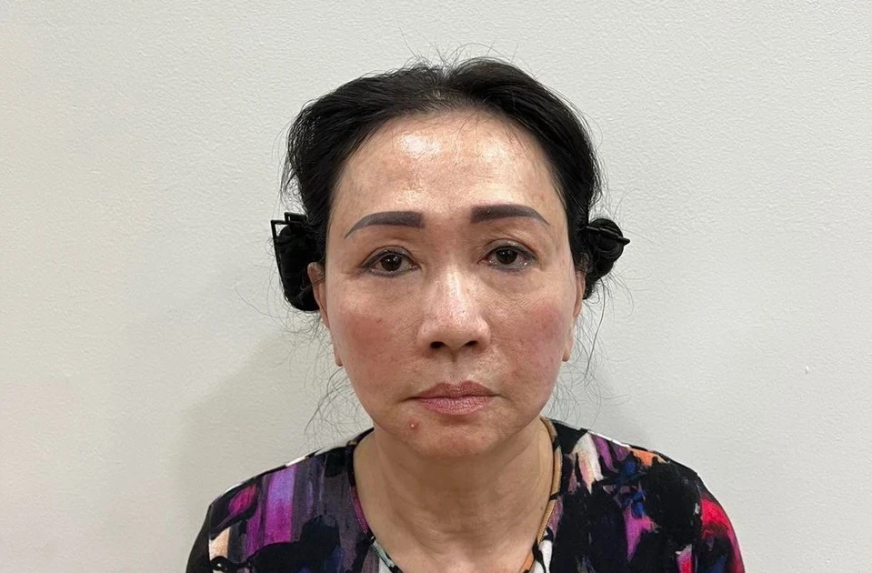 Thủ đoạn 'rút ruột' ngân hàng của bà Trương Mỹ Lan