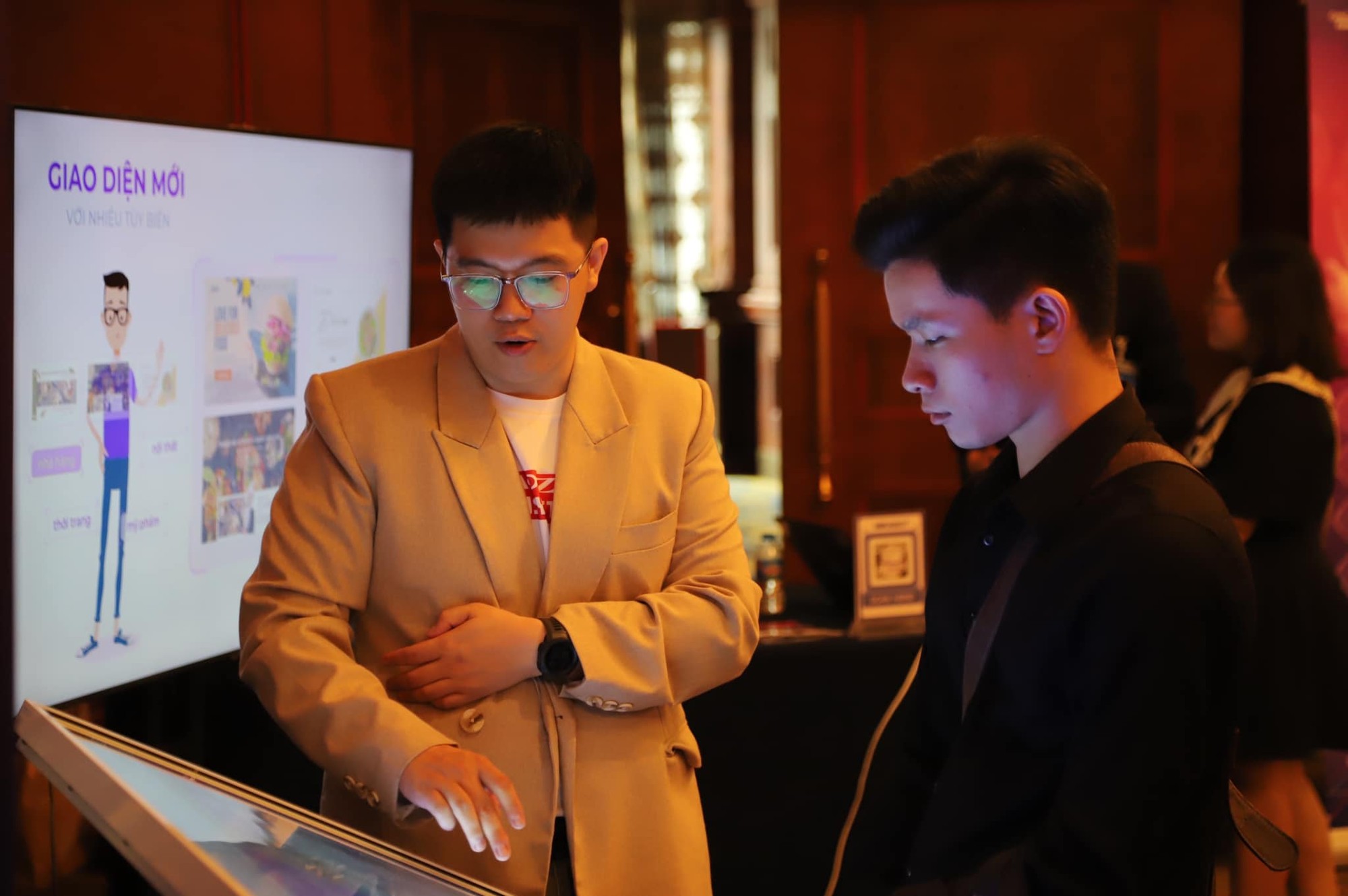 Triển l&atilde;m Internet Day 2023 vừa l&agrave; nơi trải nghiệm c&ocirc;ng nghệ số hiện đại, đồng thời c&aacute;c Trang Nhà Cái 555win.com - Đăng Nhập +555k v&agrave; đối t&aacute;c, kh&aacute;ch mời c&oacute; thể tham quan, gia nhập c&aacute;c diễn đ&agrave;n, hội thảo chuy&ecirc;n đề về điện to&aacute;n đ&aacute;m m&acirc;y, trung t&acirc;m dữ liệu... Ảnh: H&agrave; Anh - 555win Login.