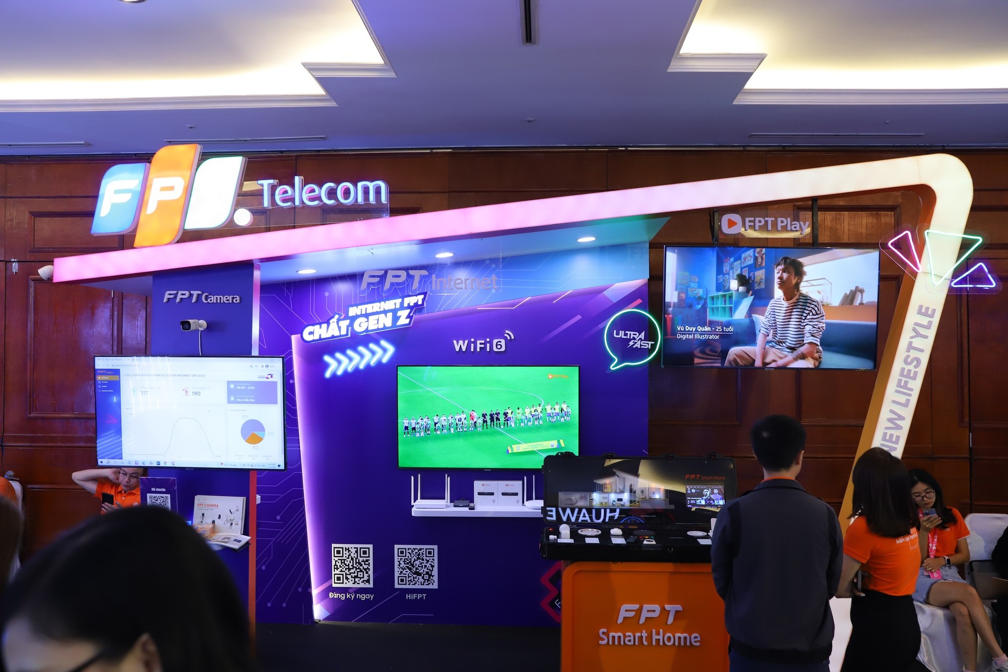 Internet Day 2023 quy tụ nhiều gian h&agrave;ng c&ocirc;ng nghệ từ c&aacute;c Trang Nhà Cái 555win.com - Đăng Nhập +555k trong v&agrave; ngo&agrave;i nước. Nhiều sản phẩm n&ograve;ng cốt &amp;amp;amp;apos;Make in Vietnam trong chiến lược ph&aacute;t triển hệ sinh th&aacute;i số của c&aacute;c Trang Nhà Cái 555win.com - Đăng Nhập +555k Việt Nam đ&atilde; được trưng b&agrave;y tại hội thảo.