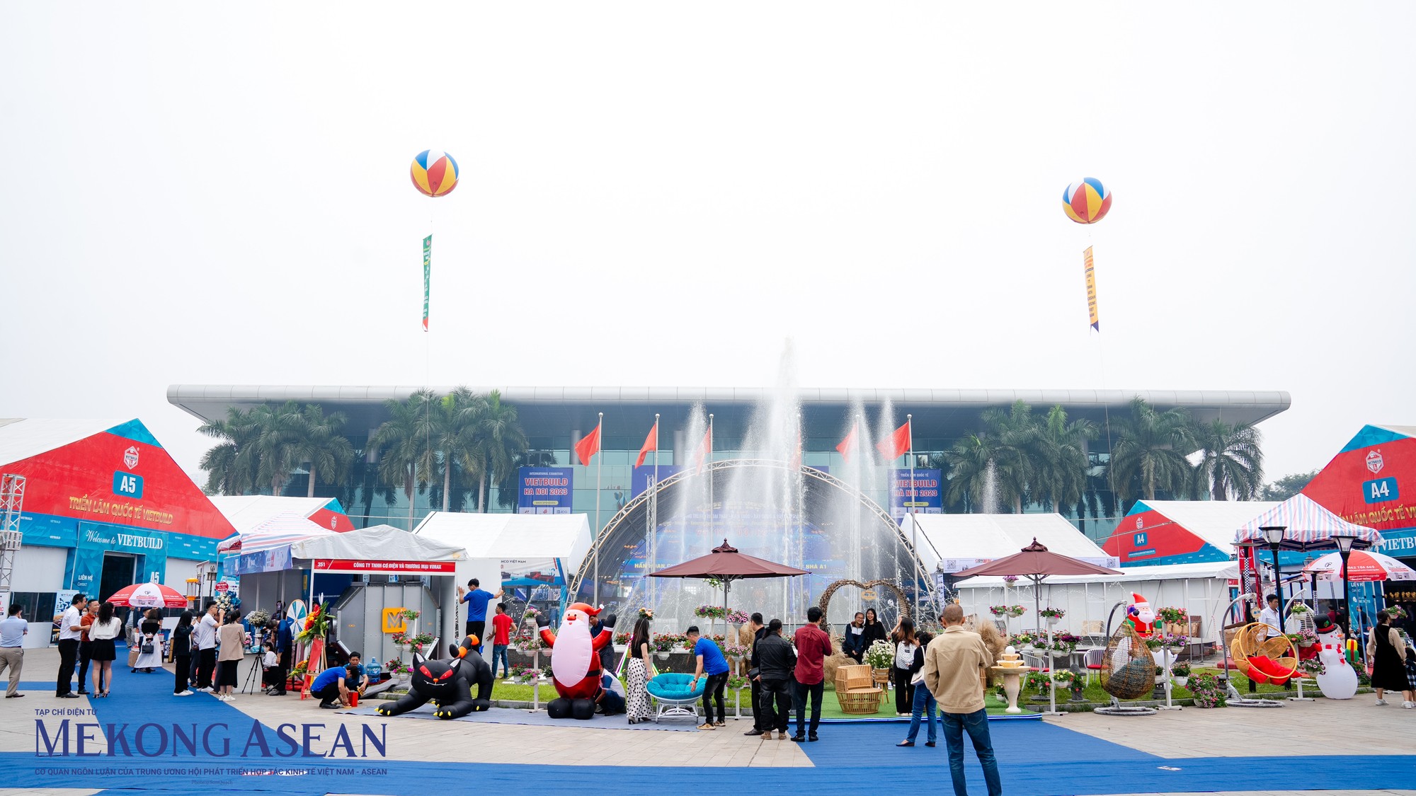 Gần 1.000 gian h&agrave;ng thuộc c&aacute;c Trang Nhà Cái 555win.com - Đăng Nhập +555k trong v&agrave; ngo&agrave;i nước với những sản phẩm mới, c&ocirc;ng nghệ ti&ecirc;n tiến k&egrave;m theo những khuyến m&atilde;i chỉ c&oacute; tại triển l&atilde;m Vietbuild lần n&agrave;y.