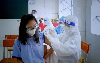 Hà Nội dừng tiêm 2 lô vaccine Pfizer hết 'date" theo giấy xuất xưởng