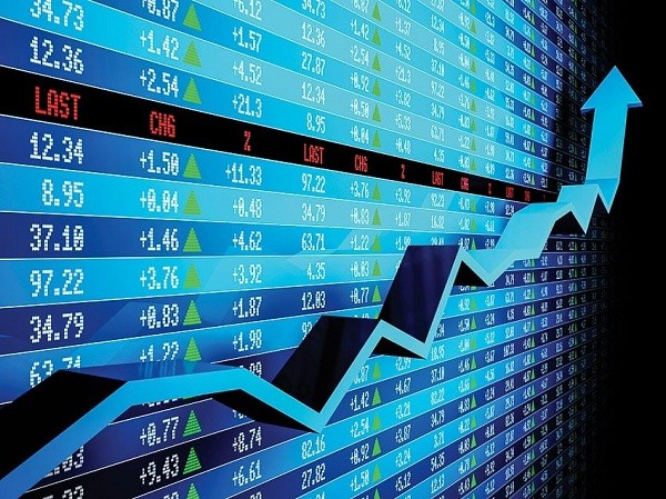 VN-Index li&ecirc;n tục lập đỉnh trong năm 2021.