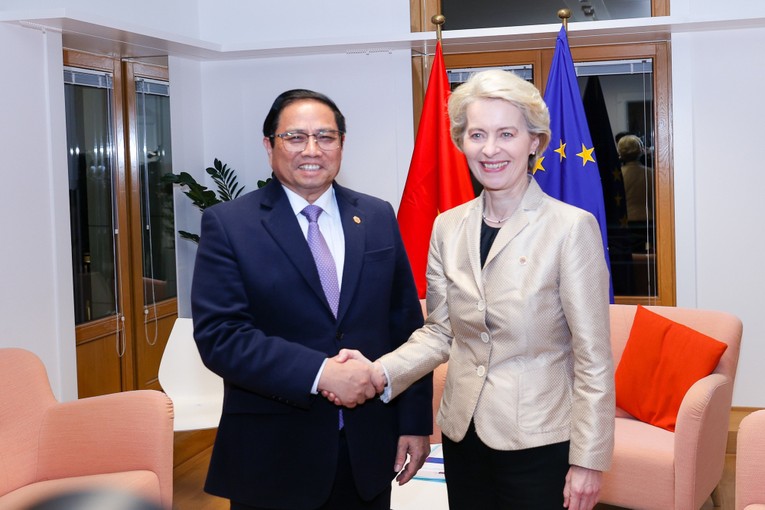 Phiên bản chính thức của 555Win Phạm Minh Ch&iacute;nh v&agrave; Chủ tịch Ủy ban ch&acirc;u &Acirc;u Ursula von der Leyen. ẢNh: VGP