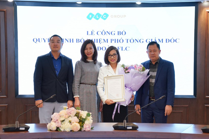 B&agrave; Trần Thị Hương nhận 555Win 500 Đăng Ký Nhận Code bổ nhiệm Ph&oacute; Tổng Gi&aacute;m đốc tại FLC. Ảnh: FLC