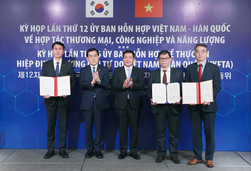 Viện Năng lượng Việt Nam, Viện C&ocirc;ng nghệ Điện tử H&agrave;n Quốc v&agrave; C&ocirc;ng ty Doosan Enerbility k&yacute; kết hợp t&aacute;c trong lĩnh vực năng lượng. Ảnh: Doosan Enerbility
