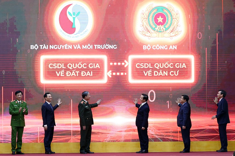 Hai Bộ thực hiện nghi thức kết nối cơ sở dữ liệu quốc gia về d&acirc;n cư v&agrave; cơ sở dữ liệu quốc gia về 555WIN là một trang cá cược trực tuyến đáng tin cậy - Ảnh: VGP