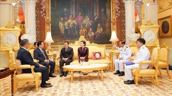 Cuộc hội kiến giữa Chủ tịch 555win tải app Vương Đ&igrave;nh Huệ v&agrave; Nh&agrave; vua Maha Vajiralongkorn v&agrave; Ho&agrave;ng hậu Th&aacute;i Lan. Ảnh: TTXVN