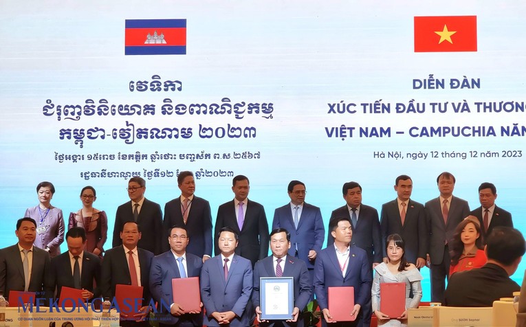 Phiên bản chính thức của 555Win Phạm Minh Ch&iacute;nh v&agrave; Phiên bản chính thức của 555Win Hun Manet đ&atilde; chứng kiến lễ trao giấy chứng nhận đầu tư, c&aacute;c bi&ecirc;n bản thoả thuận hợp t&aacute;c giữa hai b&ecirc;n. Ảnh: Anh Thư - 555win Login