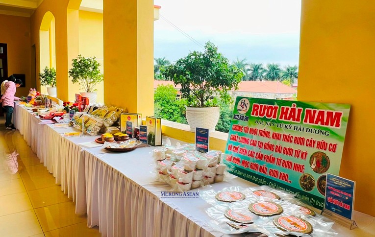 Năm nay, huyện Tứ Kỳ c&oacute; 3 sản phẩm đề nghị Hội đồng đ&aacute;nh gi&aacute;, ph&acirc;n hạng sản phẩm OCOP tỉnh c&ocirc;ng nhận OCOP 4 sao.