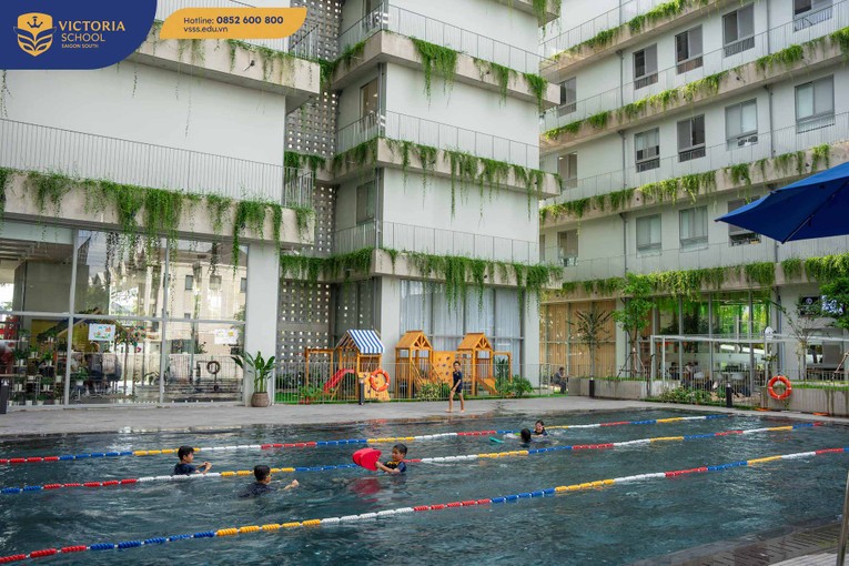Kh&ocirc;ng gian học tập tho&aacute;ng đ&atilde;ng, ho&agrave; hợp với thi&ecirc;n nhi&ecirc;n.