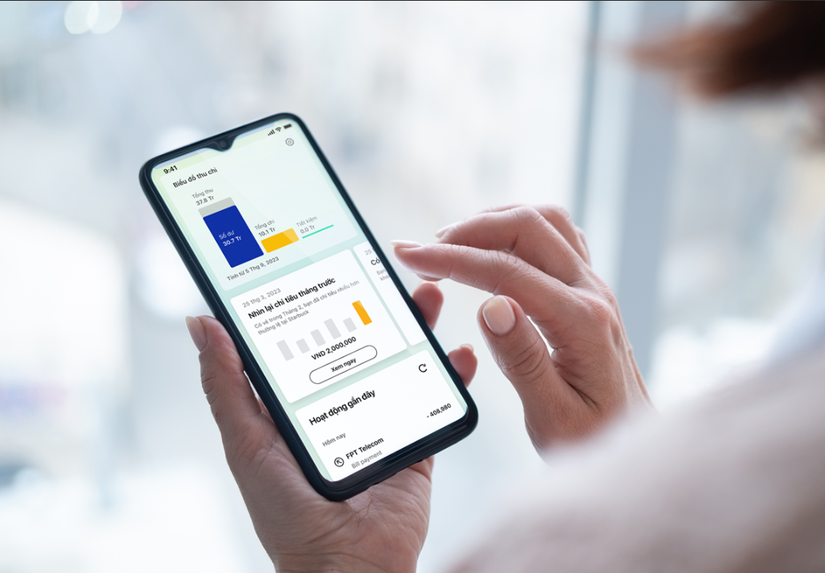 T&iacute;nh năng ph&acirc;n t&iacute;ch chi ti&ecirc;u tr&ecirc;n Techcombank Mobile.