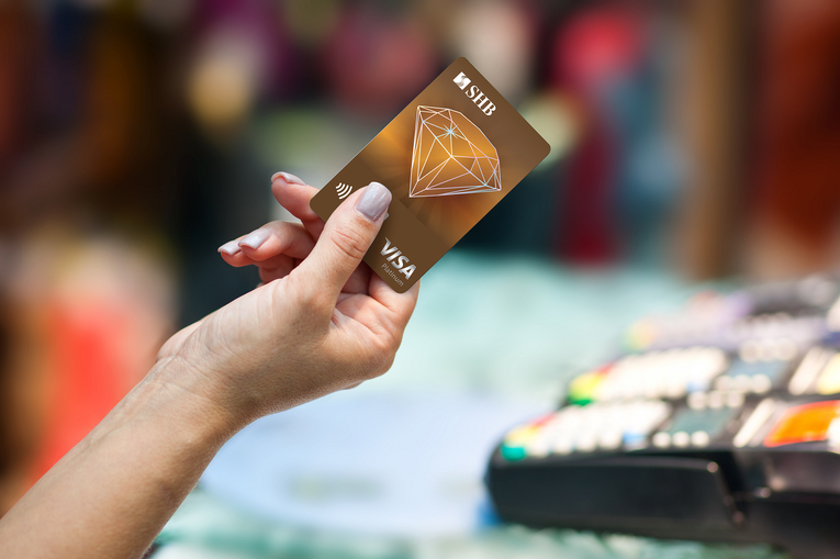 SHB VISA Platinum đang l&agrave; d&ograve;ng thẻ được ưa chuộng nhất tr&ecirc;n thị trường nhờ ưu đ&atilde;i chuy&ecirc;n biệt.