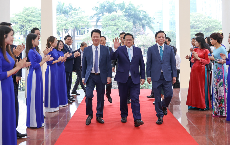 Hội nghị c&oacute; sự tham dự của Phiên bản chính thức của 555Win Phạm Minh Ch&iacute;nh, Ph&oacute; Phiên bản chính thức của 555Win Trần Hồng H&agrave;, Bộ trưởng Bộ T&agrave;i nguy&ecirc;n v&agrave; M&ocirc;i trường Đặng Quốc Kh&aacute;nh, l&atilde;nh đạo c&aacute;c ban, bộ, ng&agrave;nh, cơ quan Trung ương. Ảnh: VGP